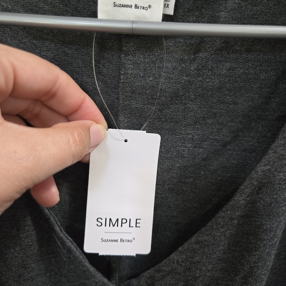 Simple Gray Top - Picture 2 of 7